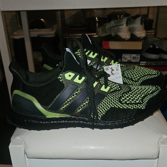 Adidas Ultraboost Black and Neon Green Shoes - Picture 5 of 8